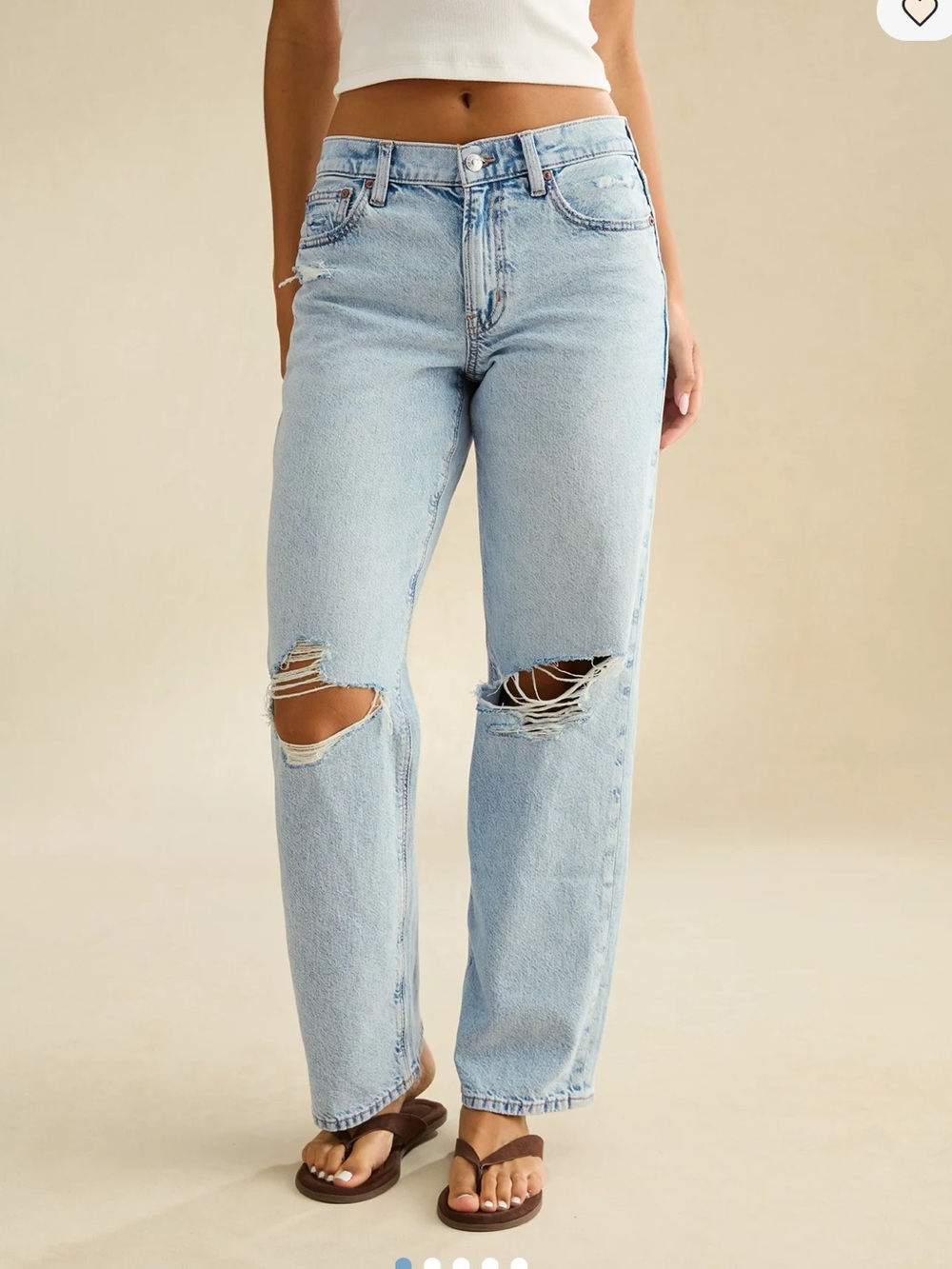 American Eagle Outfitters Light Blue Distressed High-Rise Stovepipe Jeans